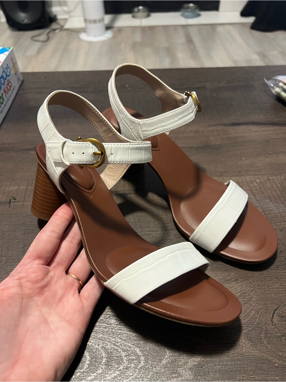 Giani Bernini White Block Heel Dress Sandals Size 9.5